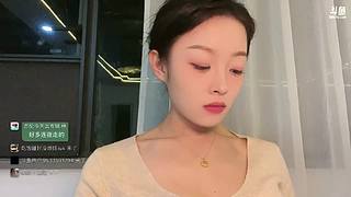 你就这样出现 不经意间